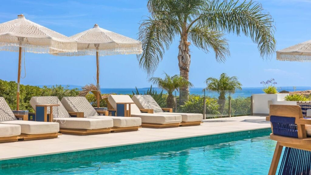 Contemporary Commercial Lounge Furniture Designs.