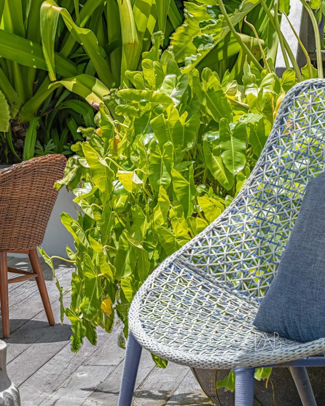 Villa furniture from top-tier suppliers for a luxurious living experience.