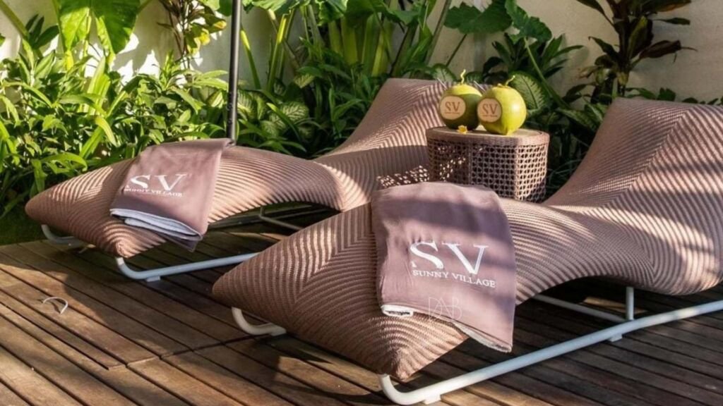 Charm in small spaces: Interior design magic for a beautiful villa.