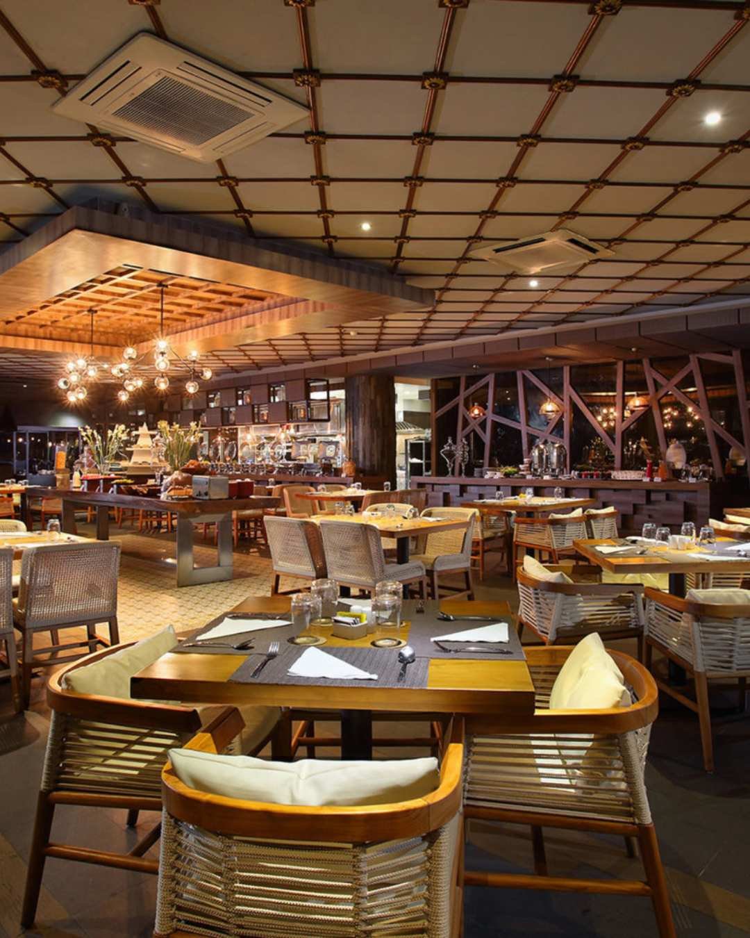 Modern restaurant furniture design for a sophisticated ambiance.