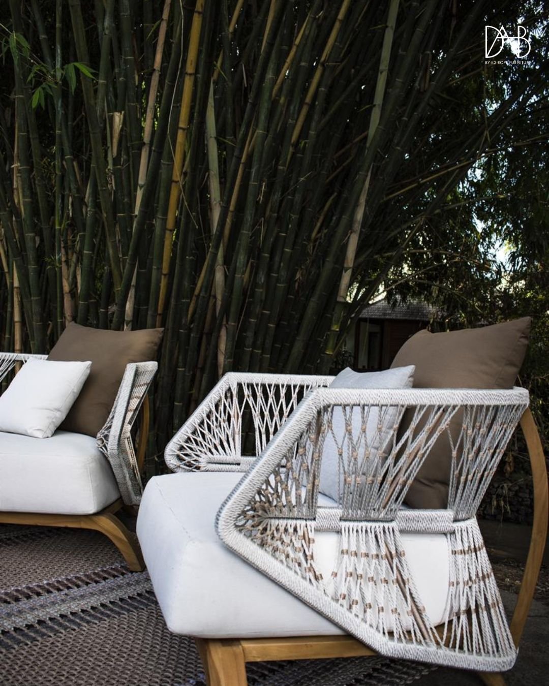 Contemporary Rope Furniture Trend: Elegant Dining Set with Rope-Woven Chairs