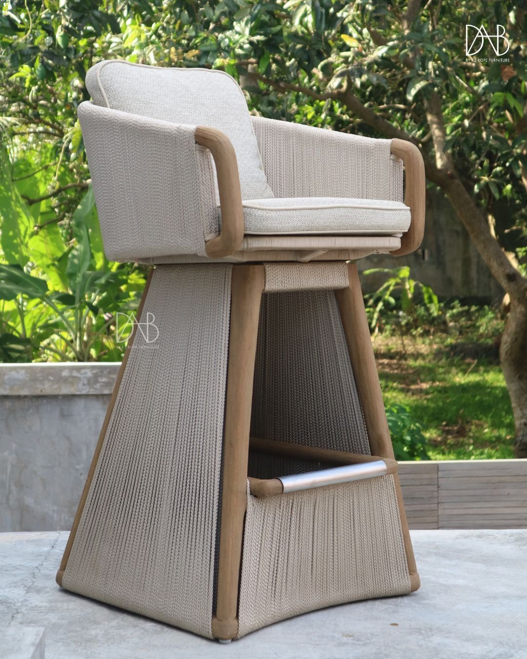 Trending Rope Furniture Design: Comfortable Rope-Wrapped Sofas for Cozy Living Spaces